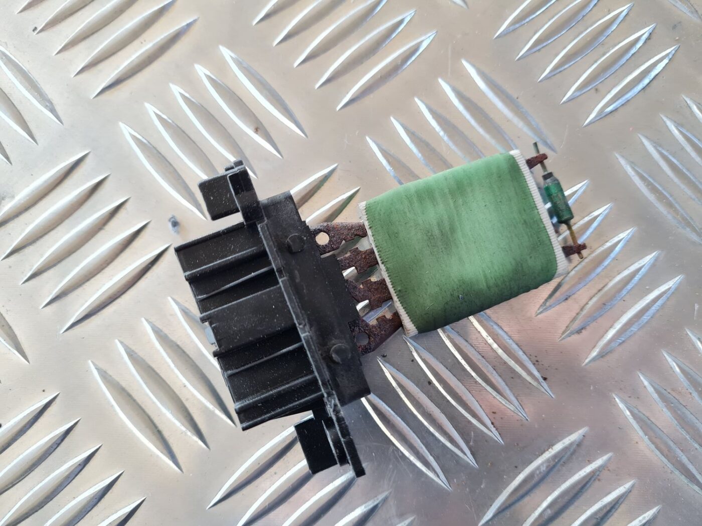 Salona ventilatora rezistors priekš CITROEN BERLINGO 2014 2 Salona ventilatora rezistors priekš CITROEN BERLINGO 2014