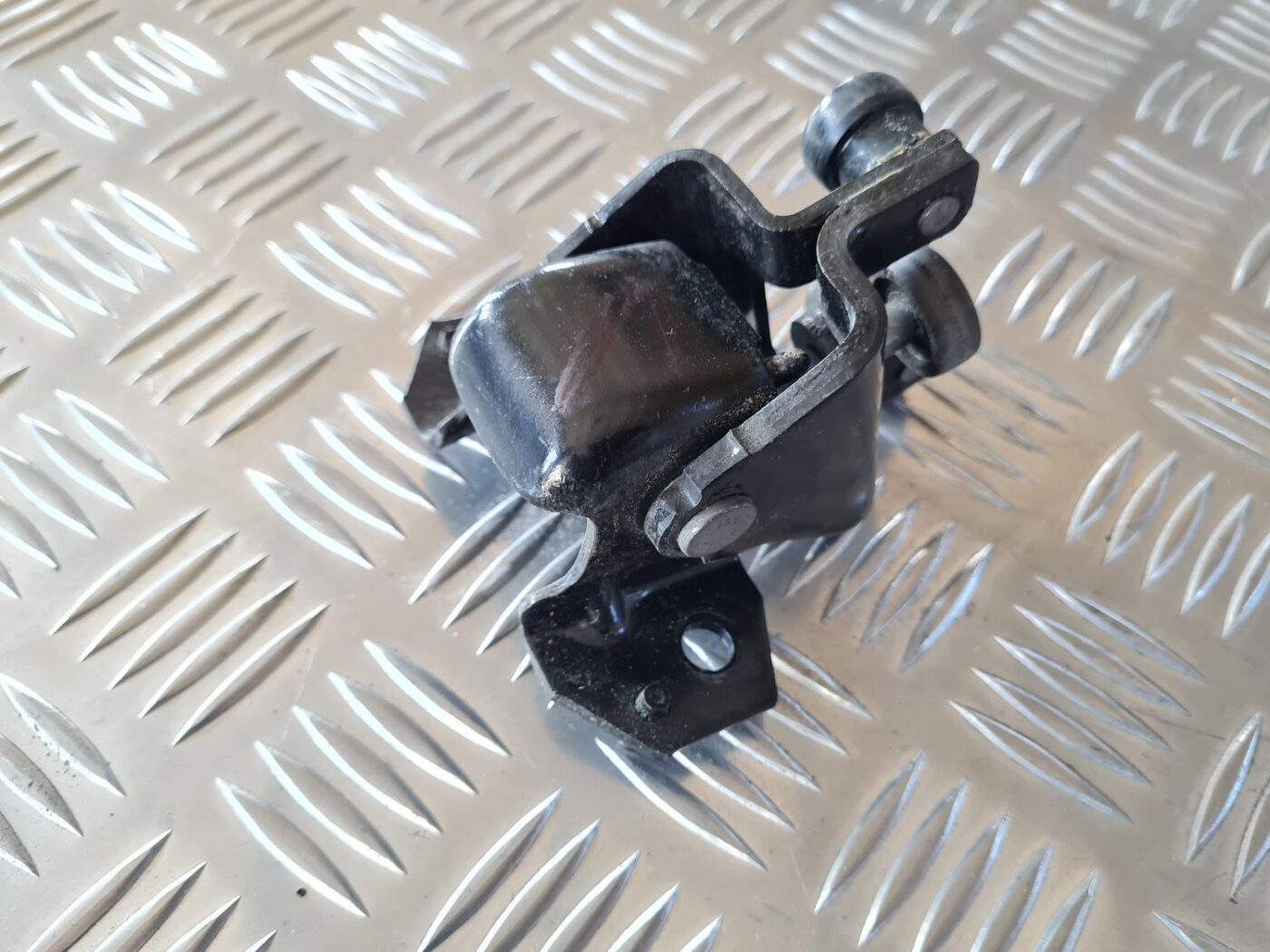 Bīdāmo durvju eņģe priekš CITROEN BERLINGO 2014 2 Bīdāmo durvju eņģe priekš CITROEN BERLINGO 2014