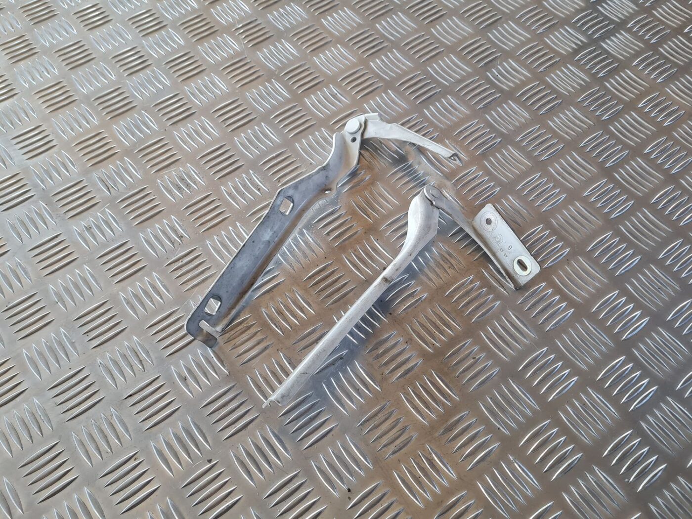 Pārsega eņģu komplekts priekš CITROEN BERLINGO 2014 1 Pārsega eņģu komplekts priekš CITROEN BERLINGO 2014