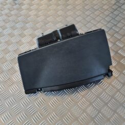 Mantu glabāšanas nodalījums pasažiera pusē priekš CITROEN BERLINGO 2014