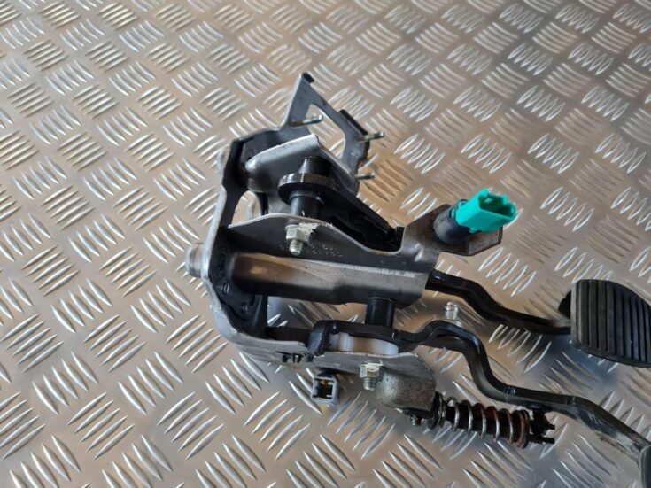 Pedāļu bloks priekš CITROEN BERLINGO 2014