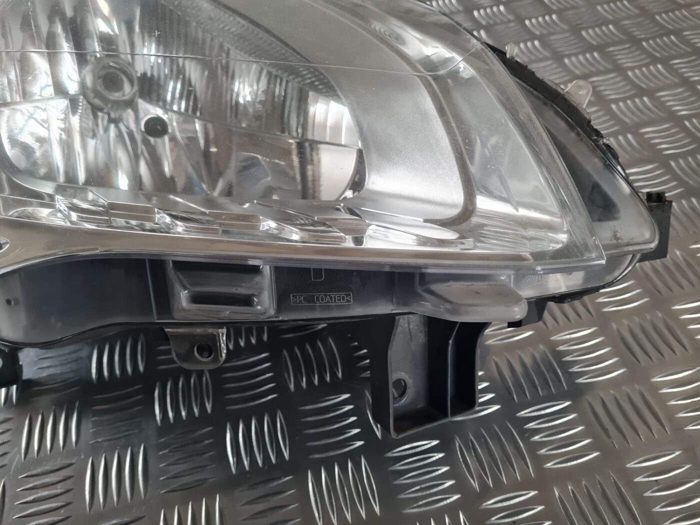 Priekšējais labais lukturis priekš CITROEN BERLINGO 2014 2 Priekšējais labais lukturis priekš CITROEN BERLINGO 2014