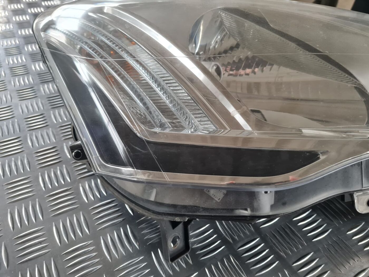 Priekšējais labais lukturis priekš CITROEN BERLINGO 2014 8 Priekšējais labais lukturis priekš CITROEN BERLINGO 2014