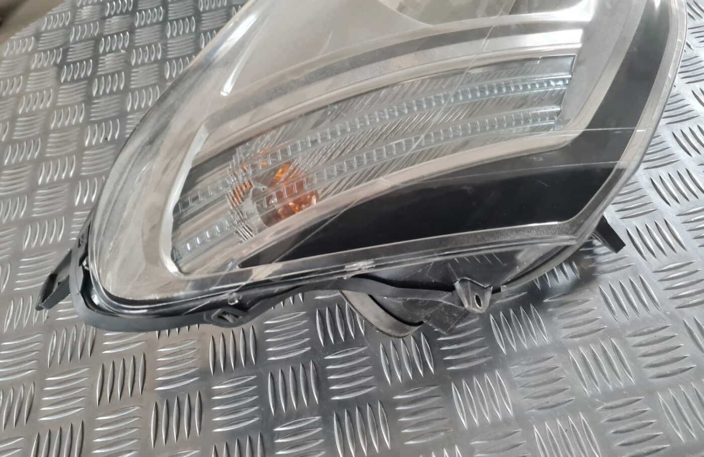 Priekšējais labais lukturis priekš CITROEN BERLINGO 2014 7 Priekšējais labais lukturis priekš CITROEN BERLINGO 2014