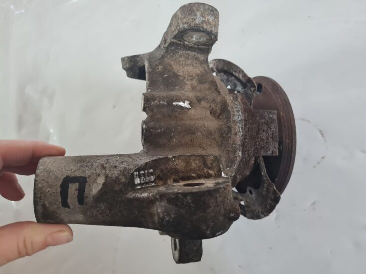 Stūres šarnīrs aizmugurē pa labi priekš BMW 6 E63 645 2004