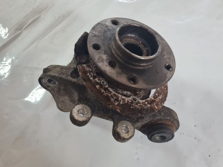 Stūres šarnīrs aizmugurē pa labi priekš BMW 6 E63 645 2004