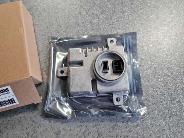 Ksenona vadības bloks priekš VW GOLF VARIANT 2012