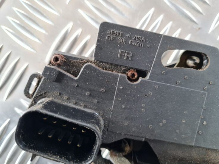 Priekšējo labo durvju slēdzene priekš FIAT STILO 2003