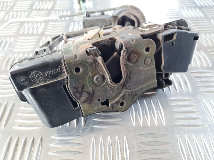 Aizmugurējo kreiso durvju slēdzene priekš FIAT STILO 2003