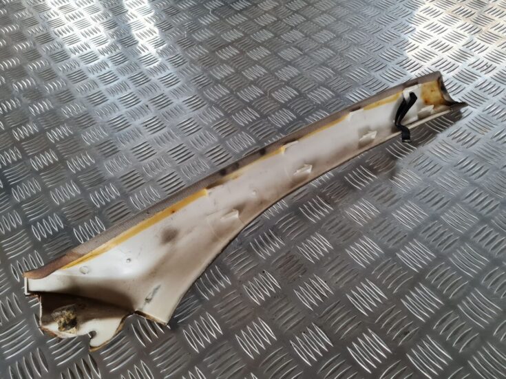 Priekšējas salona statnes apdare priekš FIAT STILO 2003