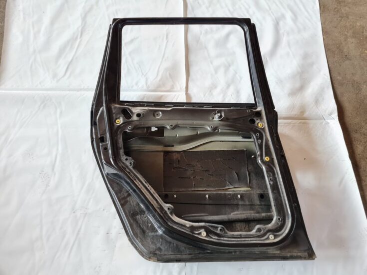 Aizmugurējās kreisās durvis priekš FIAT STILO 2003