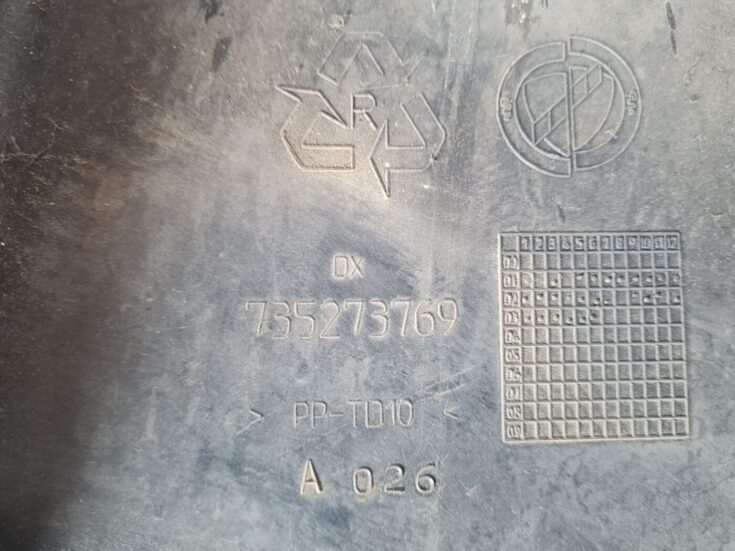 Vidējas salona statnes apdare priekš FIAT STILO 2003