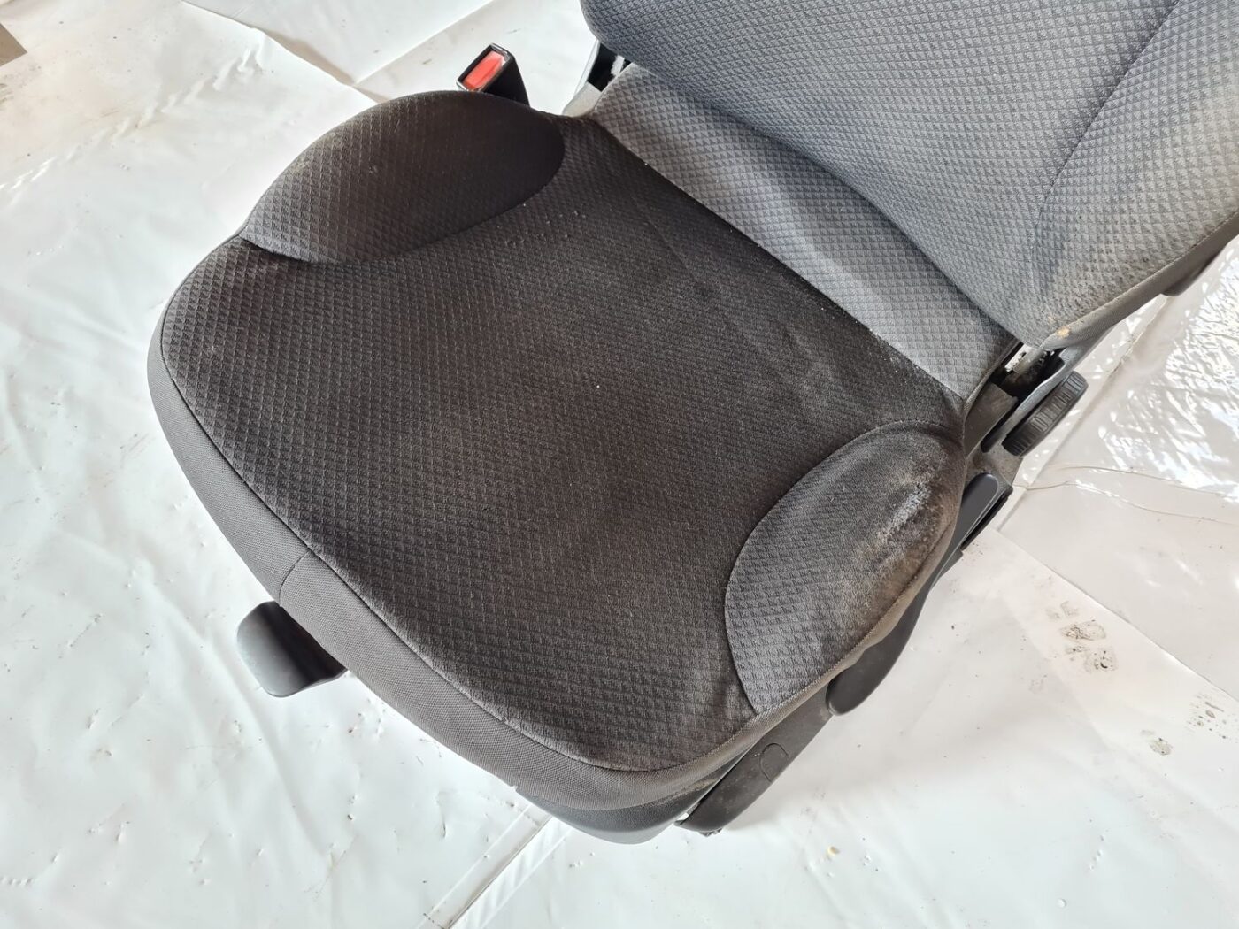 Priekšējais kreisais sēdeklis priekš FIAT STILO 2003 2 Priekšējais kreisais sēdeklis priekš FIAT STILO 2003