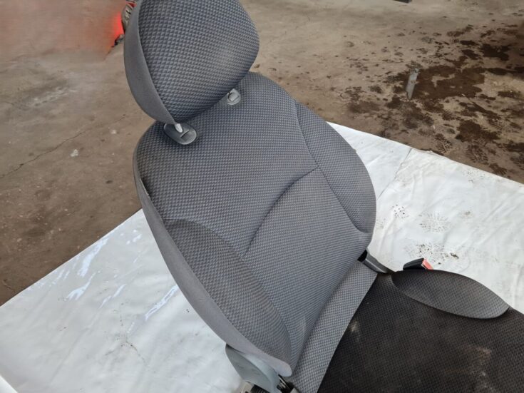 Priekšējais labais sēdeklis priekš FIAT STILO 2003