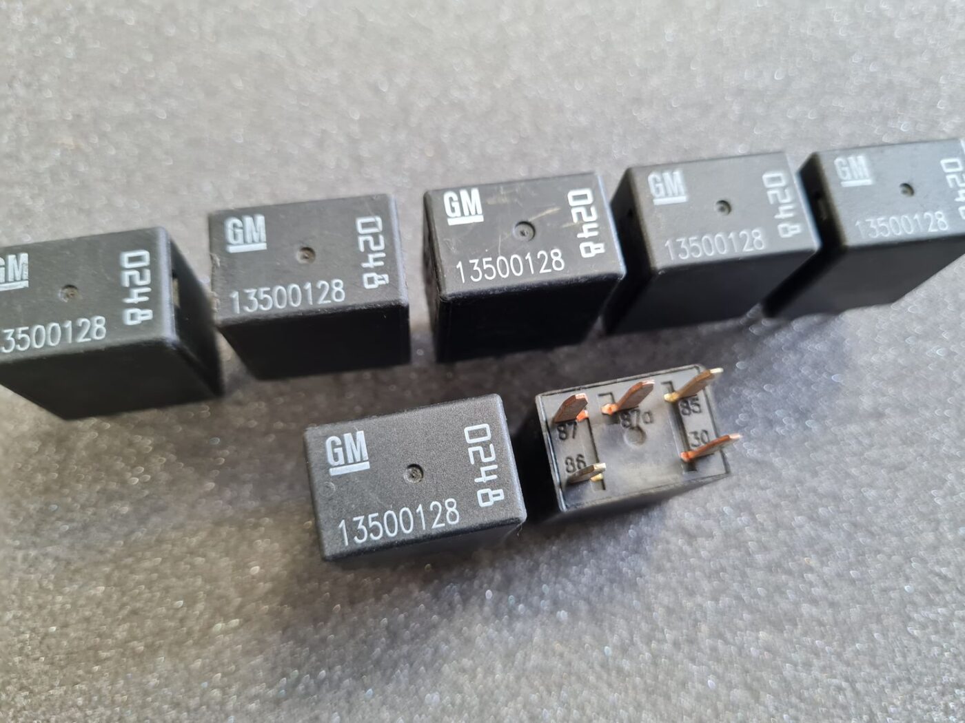 Drošinātāju releja priekš OPEL 2 Drošinātāju releja priekš OPEL