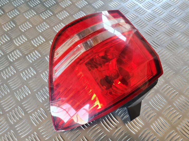 Aizmugurējais labais lukturis priekš DODGE JOURNEY 2010