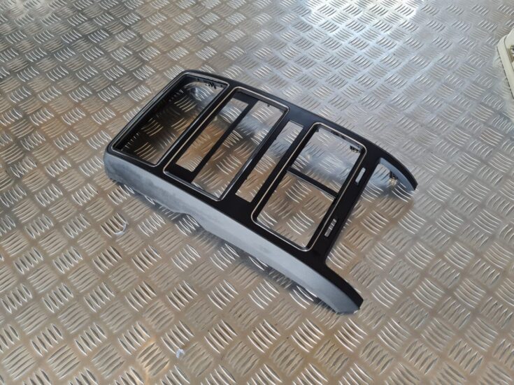 Mērinstrumentu paneļa dekoratīvais rāmis priekš DODGE JOURNEY 2010