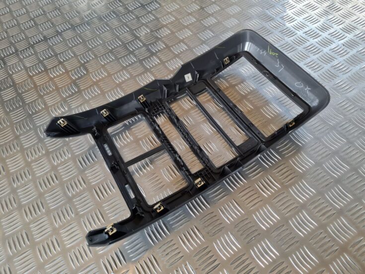 Mērinstrumentu paneļa dekoratīvais rāmis priekš DODGE JOURNEY 2010