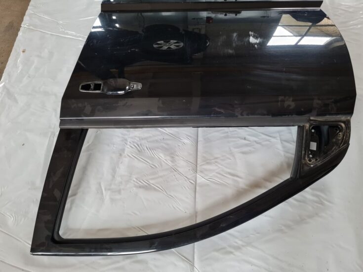 Priekšējās kreisās durvis priekš DODGE JOURNEY 2010