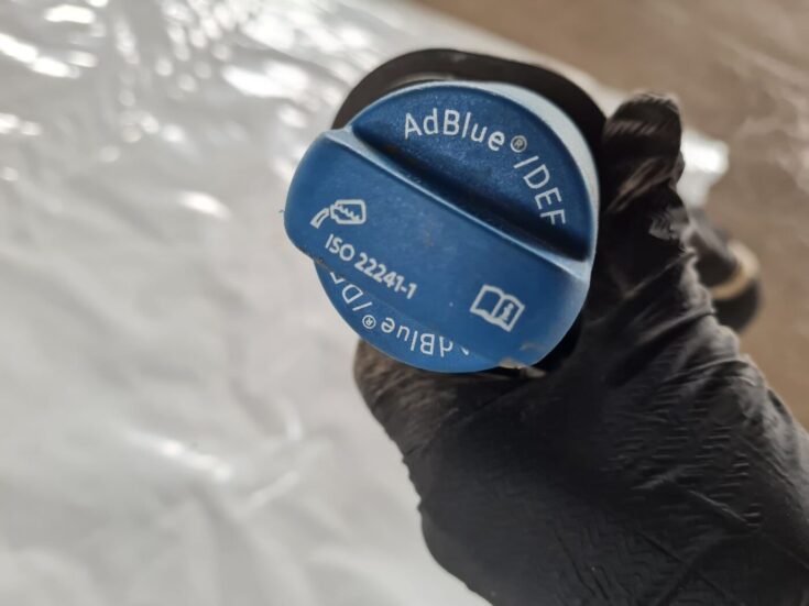 ADblue tvertnes ielējama caurule priekš VW CRAFTER 2018