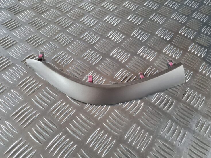 Mērinstrumentu paneļa dekoratīvā uzlika priekš TOYOTA AURIS 2007