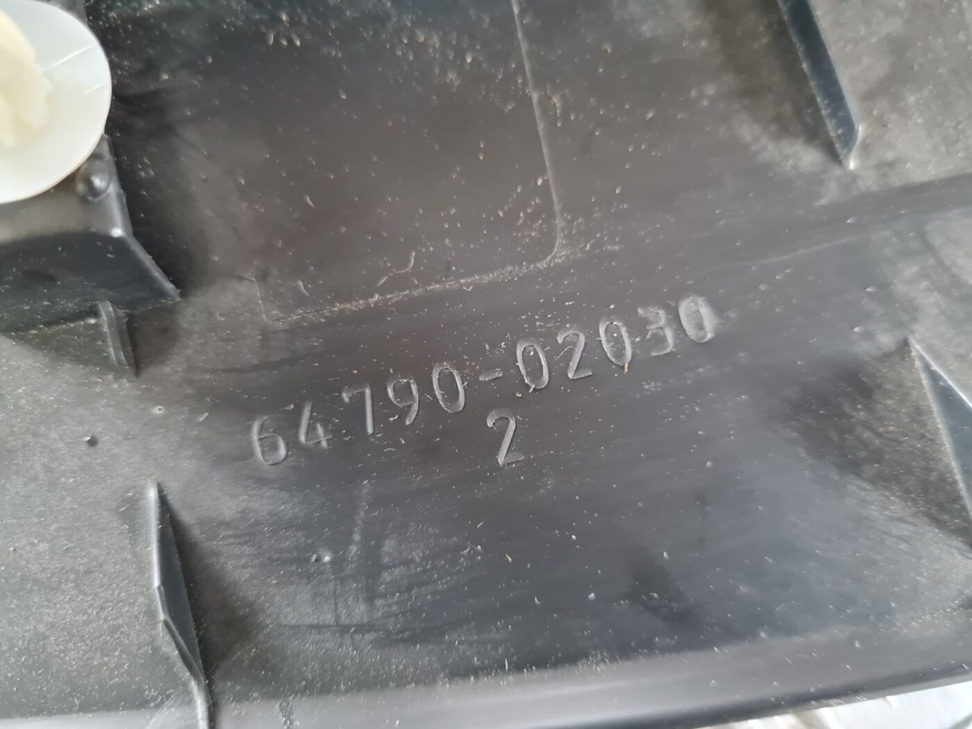 Bagāžnieka vāka apdare priekš TOYOTA AURIS 2007 3 Bagāžnieka vāka apdare priekš TOYOTA AURIS 2007