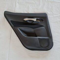 Aizmugurējo kreiso durvju apdare priekš TOYOTA AURIS 2007
