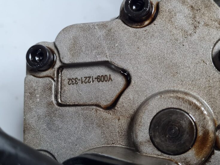 Eļļas sūknis priekš VW GOLF 5 2004