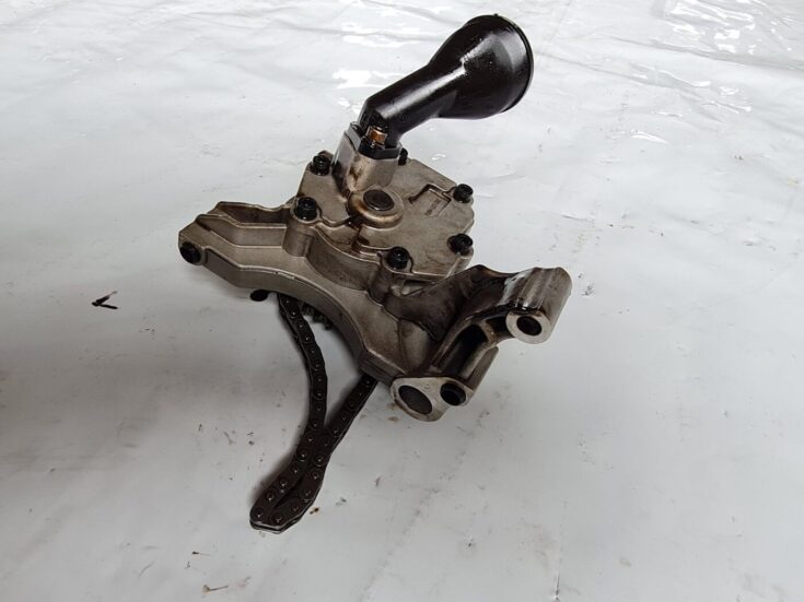 Eļļas sūknis priekš VW GOLF 5 2004