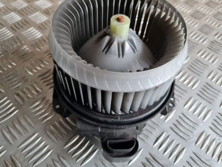 Salona ventilators priekš TOYOTA AURIS 2007