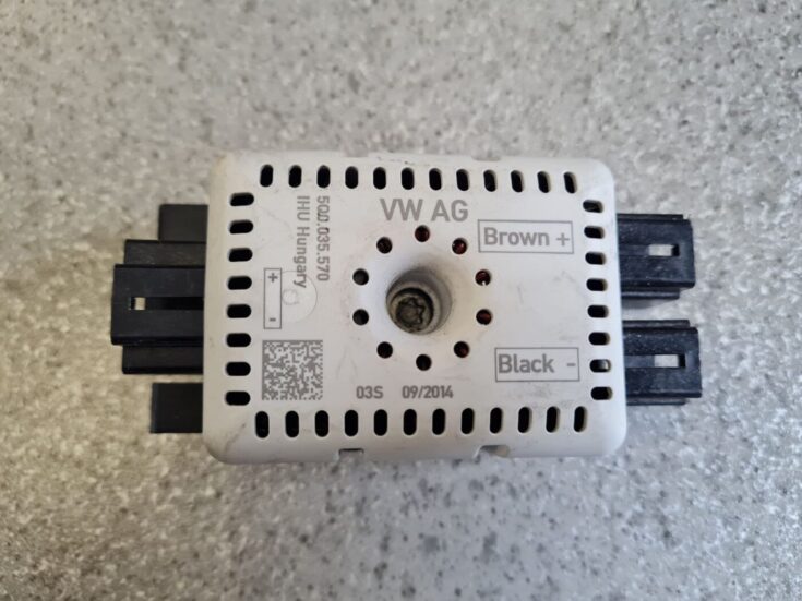 Antenas pastiprinātāja bloks priekš VW GOLF 2014