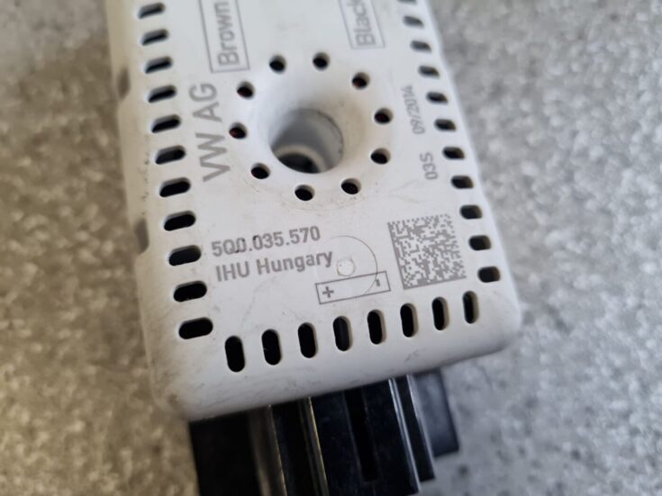 Antenas pastiprinātāja bloks priekš VW GOLF 2014
