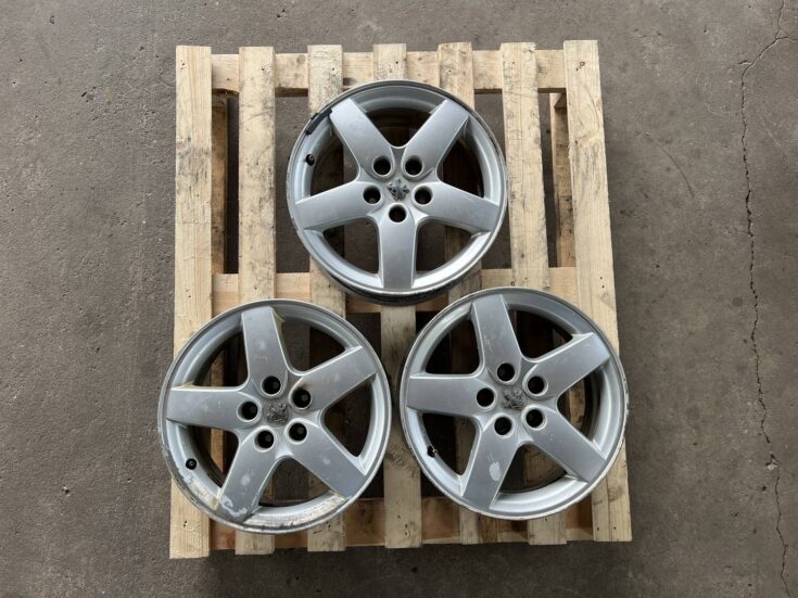 Lietais disks - vieglmetāla priekš PEUGEOT 407 2006