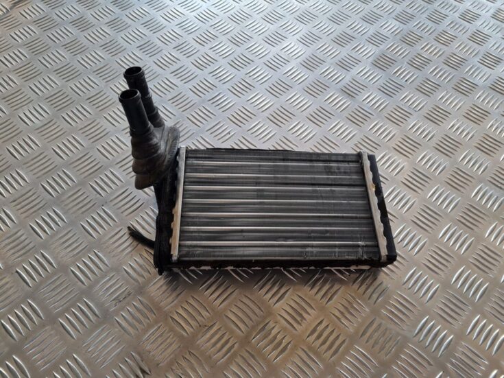 Apsildes sistēmas radiators priekš VW PASSAT 2004 UNIVERSAL GREY