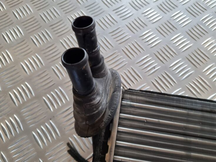 Apsildes sistēmas radiators priekš VW PASSAT 2004 UNIVERSAL GREY