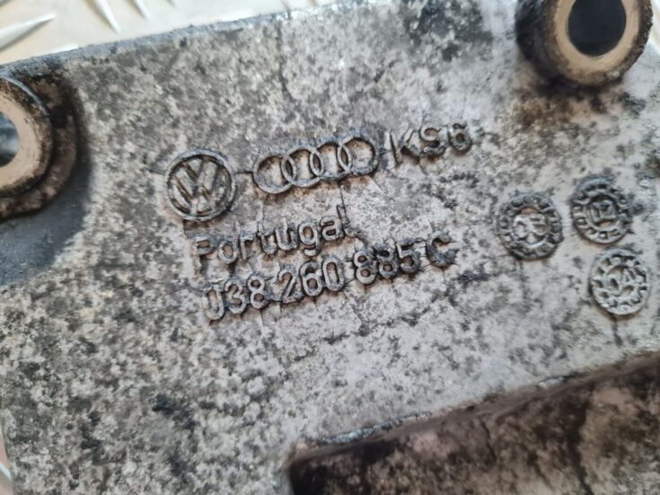 Gaisa kondicioniera kompresora kronšteins priekš VW PASSAT 2004 UNIVERSAL GREY