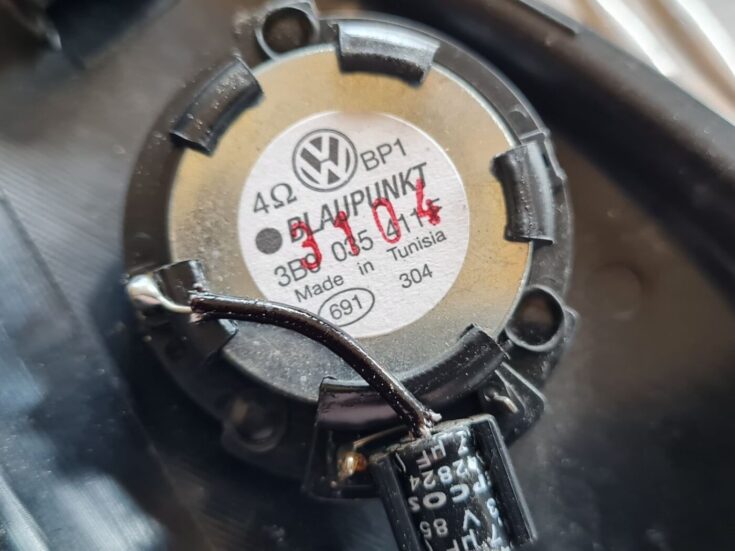 Durvju spoguļa apdares uzlika salonā (ar skaļruni) priekš VW PASSAT 2004 UNIVERSAL GREY