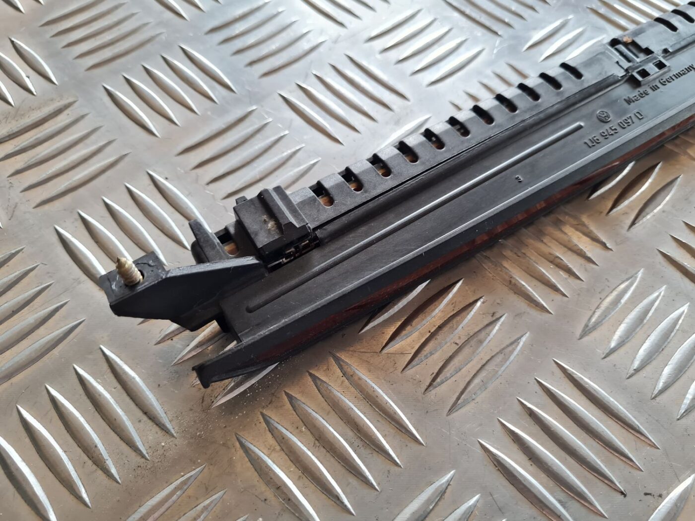 Stop signāls priekš VW PASSAT 2004 UNIVERSAL GREY 6 Stop signāls priekš VW PASSAT 2004 UNIVERSAL GREY