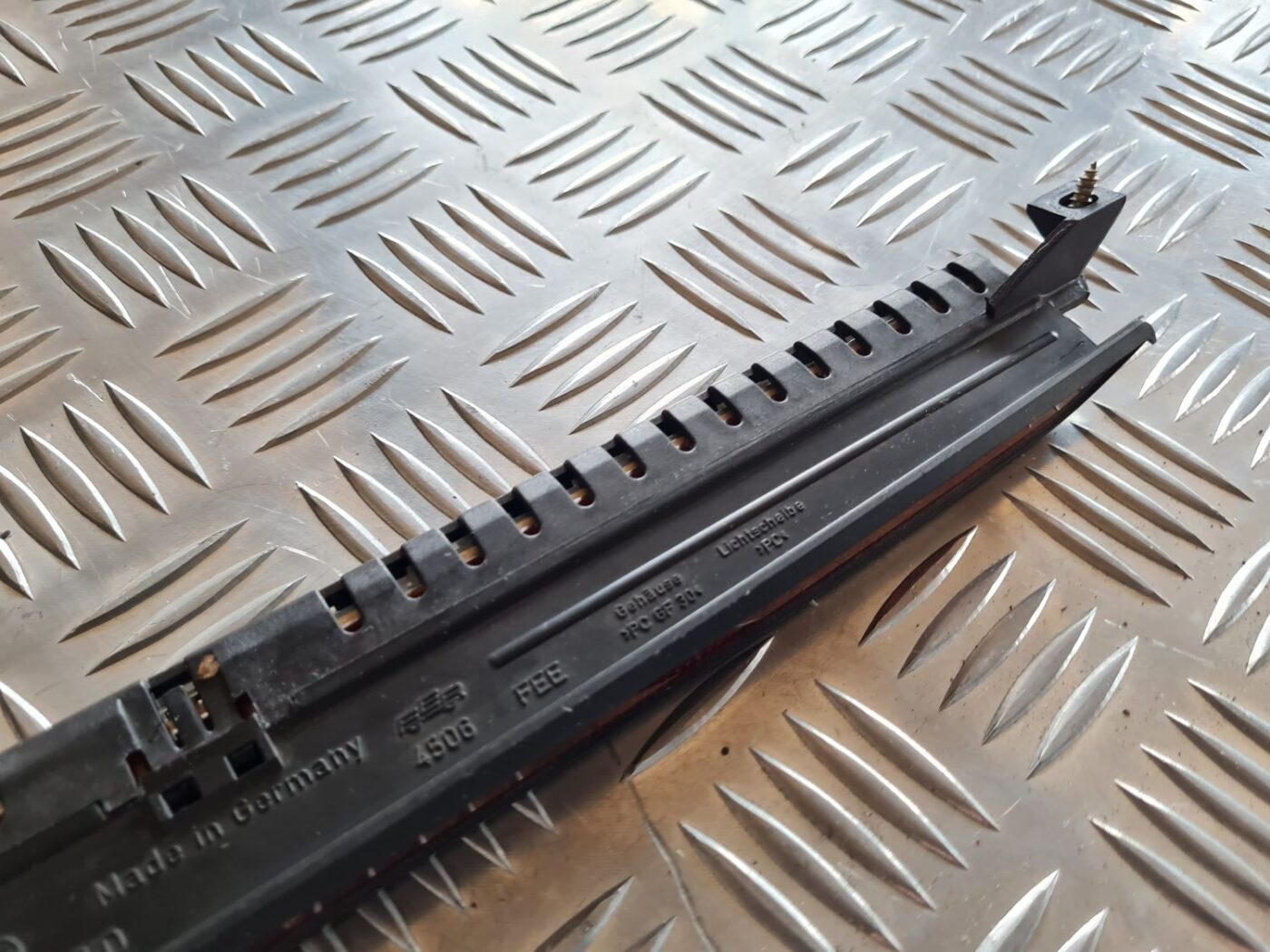 Stop signāls priekš VW PASSAT 2004 UNIVERSAL GREY 5 Stop signāls priekš VW PASSAT 2004 UNIVERSAL GREY