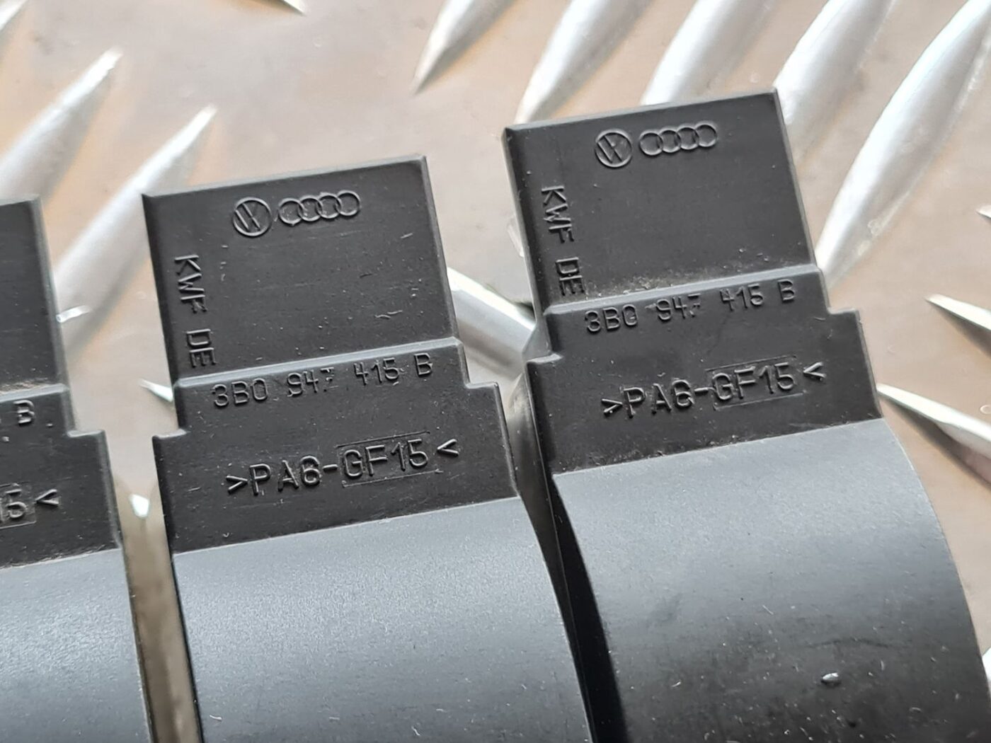 Apgaismojums durvju apdarē priekš VW PASSAT 2004 UNIVERSAL GREY 3 Apgaismojums durvju apdarē priekš VW PASSAT 2004 UNIVERSAL GREY