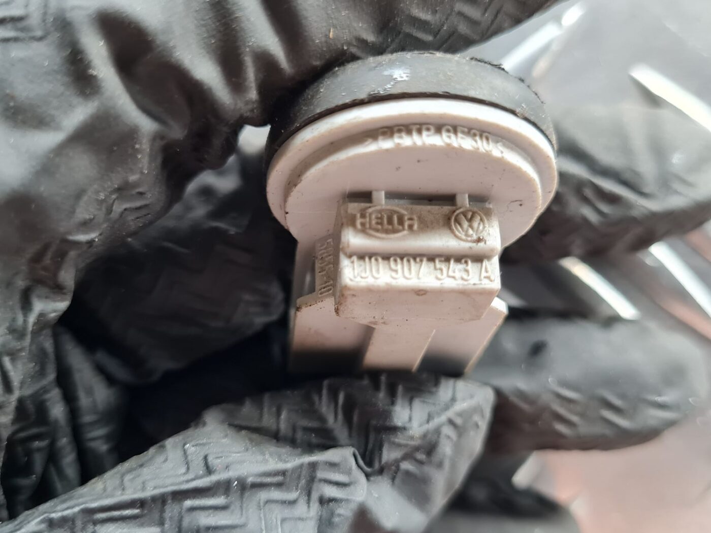 Temperatūras devejs priekš VW PASSAT 2004 UNIVERSAL GREY 2 Temperatūras devejs priekš VW PASSAT 2004 UNIVERSAL GREY