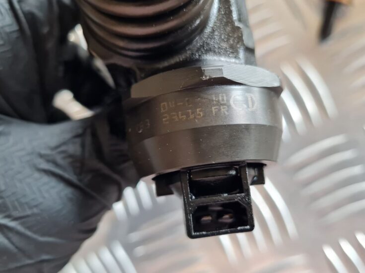 Degvielas smidzinātājs priekš VW PASSAT 2004 UNIVERSAL GREY