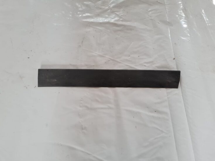 Aizmugurējo labo durvju moldings priekš VW PASSAT 2004 UNIVERSAL GREY