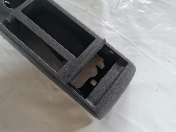 Centrālās konsoles apdares lielākā daļa priekš VW PASSAT 2004 UNIVERSAL GREY