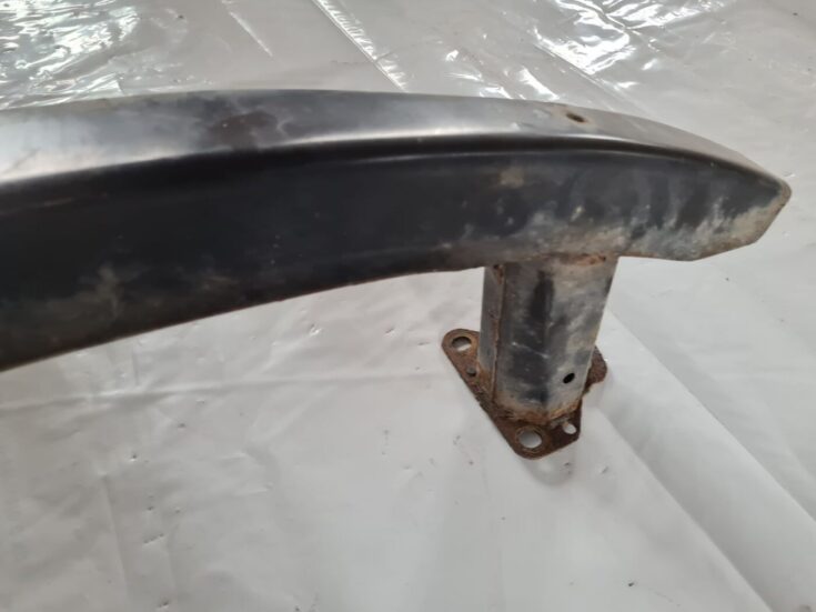 Priekšējā bufera pastiprinātājs priekš VW PASSAT 2004 UNIVERSAL GREY