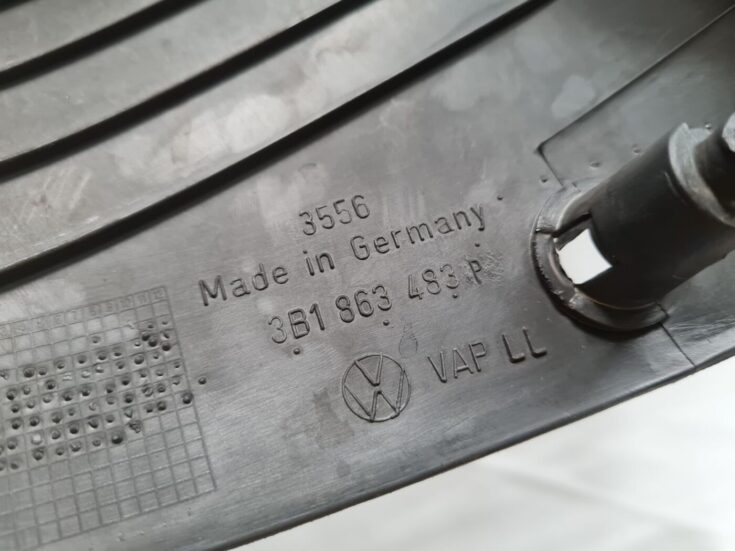 Sliekšņa priekšēja kreisa uzlika (salonā) priekš VW PASSAT 2004 UNIVERSAL GREY