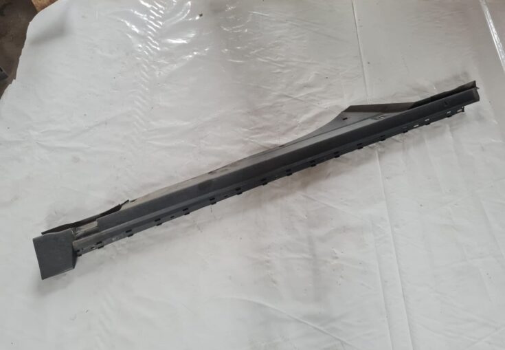 Ārēja sliekšņa laba uzlika priekš VW PASSAT 2004 UNIVERSAL GREY
