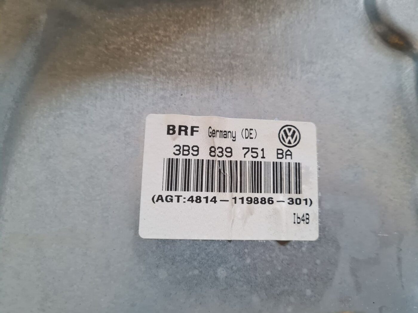 Stikla pacelšanas mehānisma panele priekš VW PASSAT 2004 UNIVERSAL GREY 2 Stikla pacelšanas mehānisma panele priekš VW PASSAT 2004 UNIVERSAL GREY