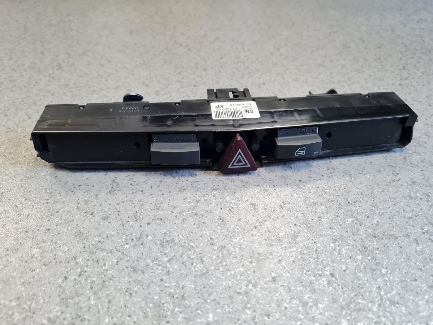 Mērinstrumentu paneļa pārslēgšanas pogas priekš OPEL ASTRA H 2006 2 Mērinstrumentu paneļa pārslēgšanas pogas priekš OPEL ASTRA H 2006