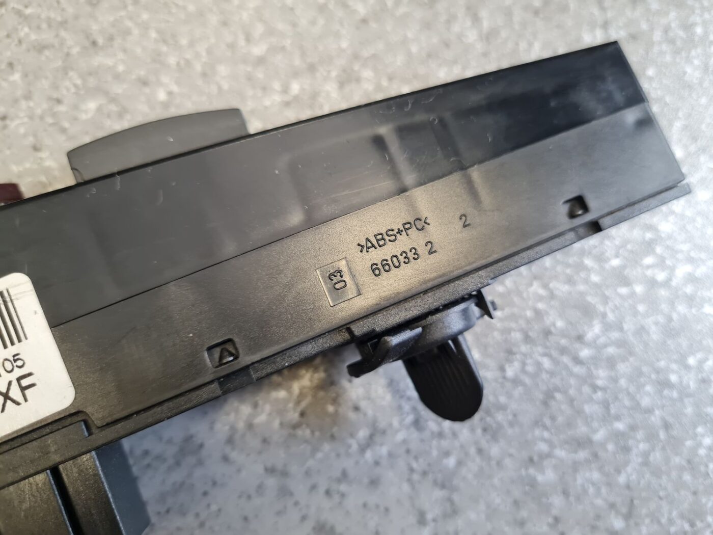 Mērinstrumentu paneļa pārslēgšanas pogas priekš OPEL ASTRA H 2005 3 Mērinstrumentu paneļa pārslēgšanas pogas priekš OPEL ASTRA H 2005